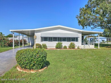 910 Evergreen St, Sebastian, FL 32976 - photo 2