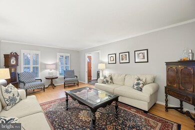 9008 Levelle Dr, Chevy Chase, MD 20815 - photo 5