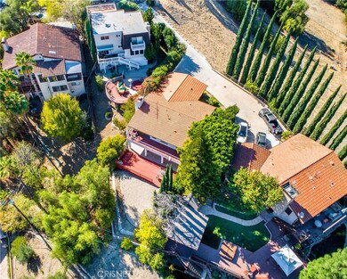 4918 Llano Dr, Woodland Hills, CA 91364 - photo 2