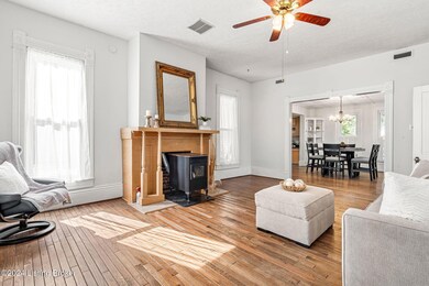 309 W Madison St (7 of 57)