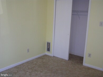 1402 Naomis Ct, North Wales, PA 19454 - photo 5