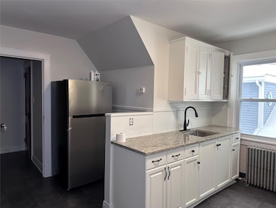 39 Adams St unit 2, Poughkeepsie, NY 12601 - photo 3