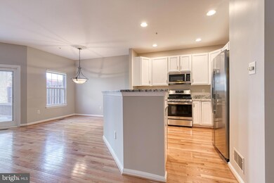 2566 Running Wolf Trail, Odenton, MD 21113 - photo 5