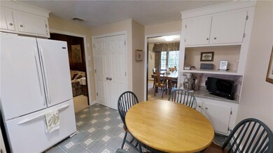Eat in Kitchen