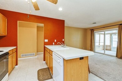 1012 E 10th St S, Newton, IA 50208 - photo 5