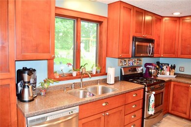 207 Carlton Rd, Syracuse, NY 13207  Classic Bungal