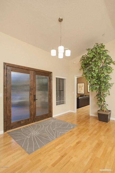 Large, open Foyer!
