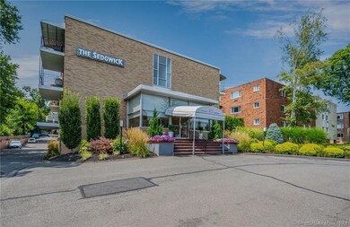 115 S Main St unit C18, West Hartford, CT 06107 - photo 2