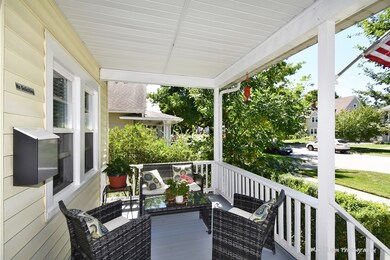 224 S Commonwealth Ave, Aurora, IL 60506 - photo 2