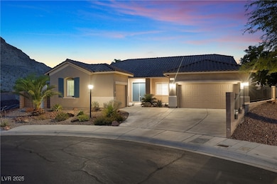 10381 Pilot Mountain Ct, Las Vegas, NV 89129 - photo 2