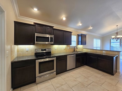 6913 Redbud Ct, Midland, TX 79705 - photo 4