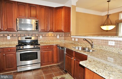 8931 Milford Haven Ct unit 31C, Lorton, VA 22079 - photo 3