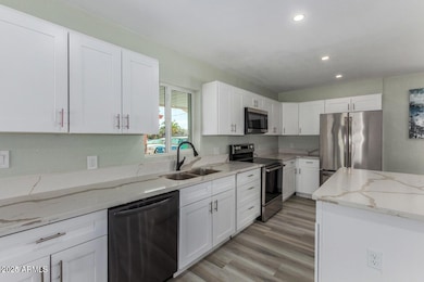 2215 N 21st St, Phoenix, AZ 85006 - photo 6