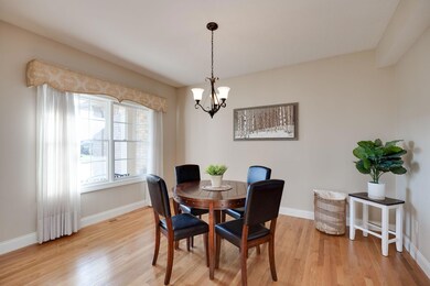 7-web-or-mls-1201-thornapple-way
