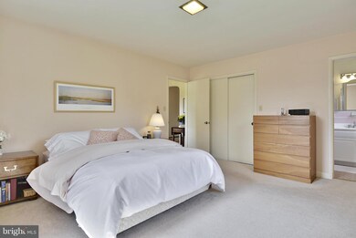 8308 Twin Forks Ln, Chevy Chase, MD 20815 - photo 5