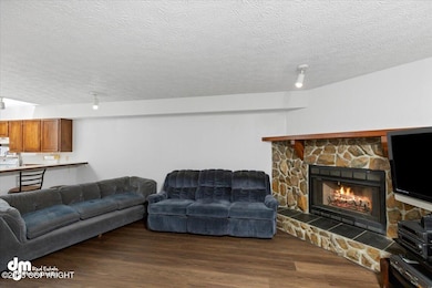 06-IMG_5850_Living Room_Unit 1_SSW