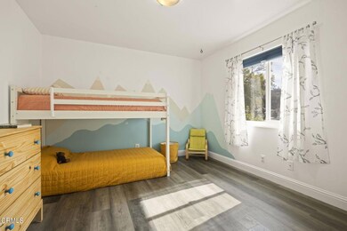 18-web-or-mls-Upmarketmedia_837Riv-75