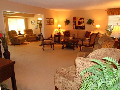5 LIVING ROOM OPEN TO AZ RM