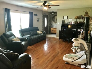 1488 Vasey Ln, Jacksonville, IL 62650 - photo 5