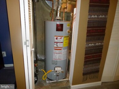 1839 Tiger Lily Cir unit 49, Woodbridge, VA 22192 - photo 2