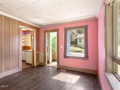 431-449702-Alternate View Living Room