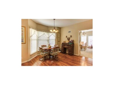 Breakfast room features Bay Window