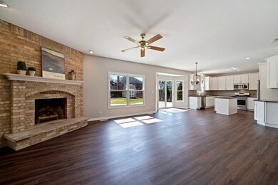 542 W Gladys Ave, Elmhurst, IL 60126 - photo 5