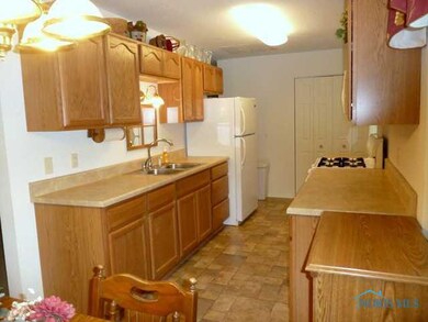 4634 Elmhurst Rd, Toledo, OH 43613 - photo 3