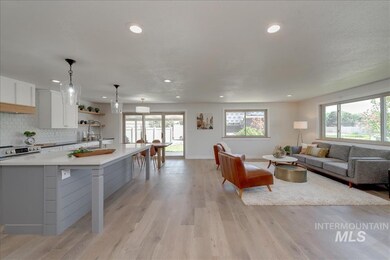 612 W Carnelian Ln, Eagle, ID 83616 - photo 3