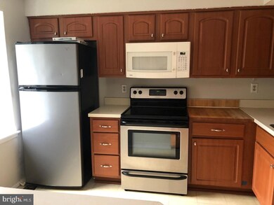 1663 Harvest Green Ct, Reston, VA 20194 - photo 2