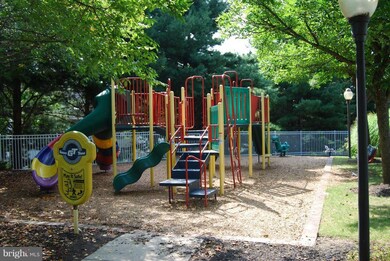 4405 Silverbrook Ln unit 303, Owings Mills, MD 21117 - photo 5