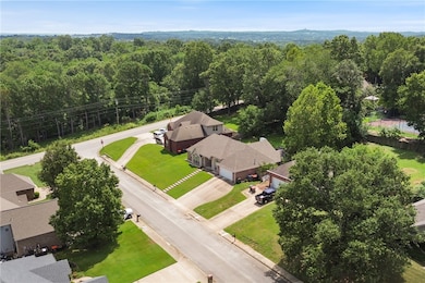 507 E Andrew Ave, Springdale, AR 72764 - photo 3