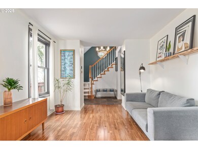 Living Room/Entrance