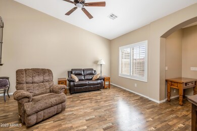 10)GREAT ROOM