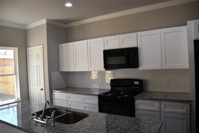 1045 Marcolin St unit B, Houston, TX 77088 - photo 4