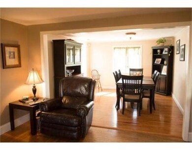 322 Market St unit 1, Swansea, MA 02777 - photo 3