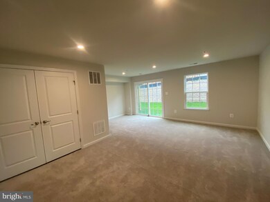 13 Gates Park Ct, Halethorpe, MD 21227 - photo 7