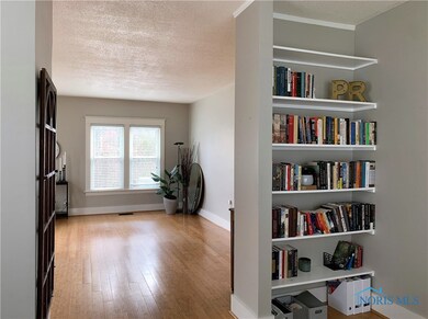 Built in bookshelf