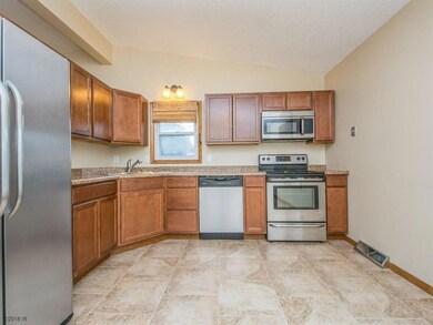 2541 E Ovid Ave, Des Moines, IA 50317 - photo 5