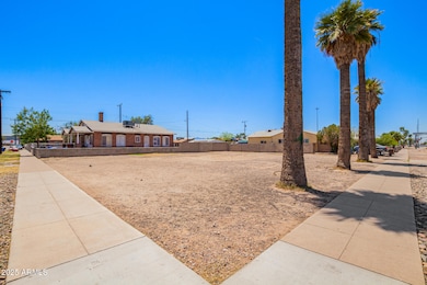 2023 W Jefferson St 3