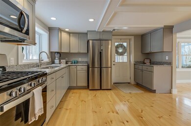 2042 New Hampshire 16, Albany, NH 03818 - photo 6