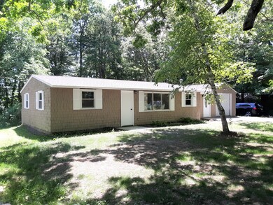 192 Reservoir St, Holden, MA 01520 - photo 2