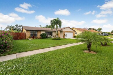 1365 Woodcrest Rd E West Palm-large-002-