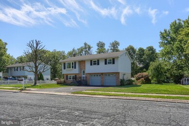 214 E Carpenter Ave, Myerstown, PA 17067 - photo 2