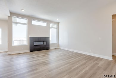 18483 Robin Cir, Omaha, NE 68136 - photo 4