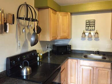 20390 Fairway Dr unit 2, Bend, OR 97702 - photo 4