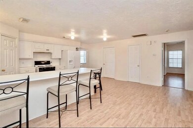 10422 Hufsmith Rd unit HOUSE A, Tomball, TX 77375 - photo 4