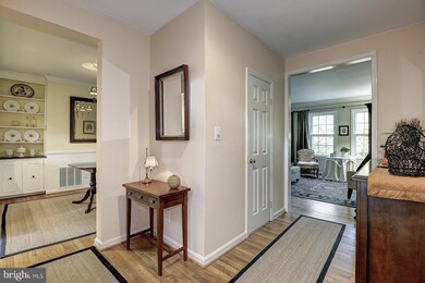 3535 Hamlet Place, Chevy Chase, MD 20815 - photo 4