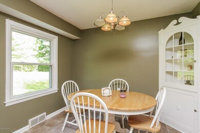 1331 Herrick Ave NE, Grand Rapids, MI 49505 - photo 5