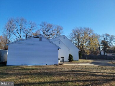 81 E Buttonwood Ave, Pine Hill, NJ 08021 - photo 7